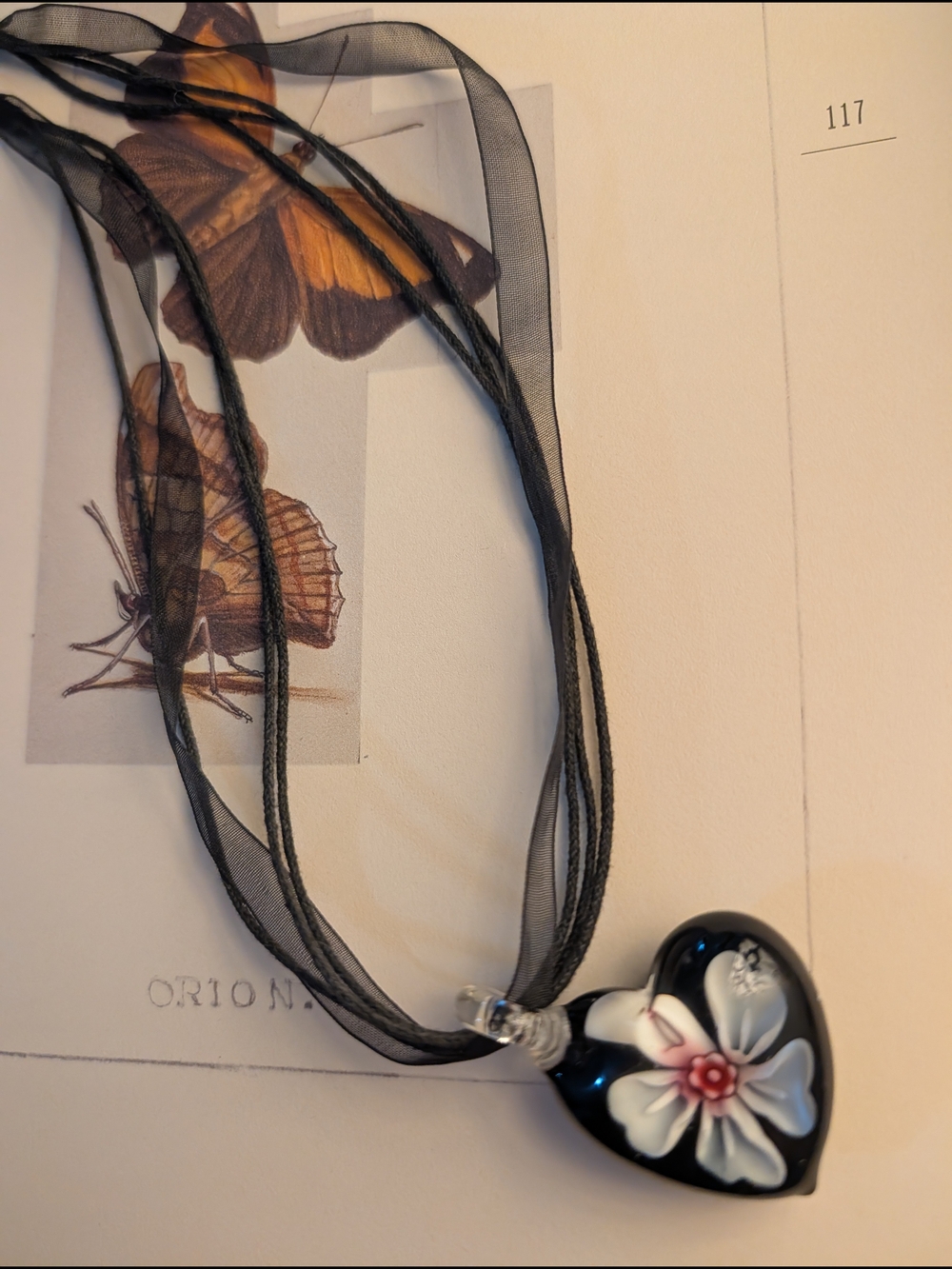 Black Floral Glass Heart Pendant Necklace - Picture 8 of 8
